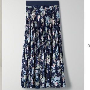 Aritzia Wilfred Twirl skirt